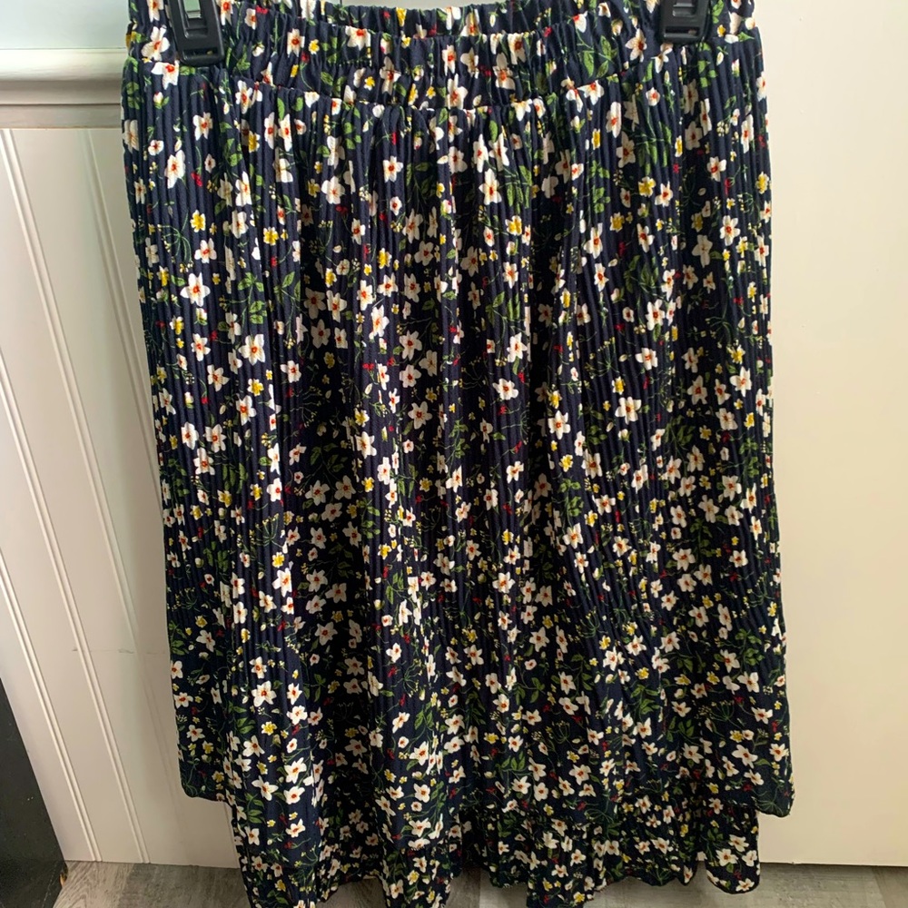 Floral pleated women’s skirt